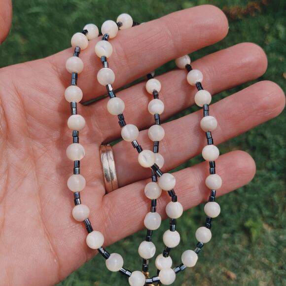 VTG 1960s Necklace Mid Century Shell Bead Japan Monochrome 18" Minimalist - Picture 5 of 10